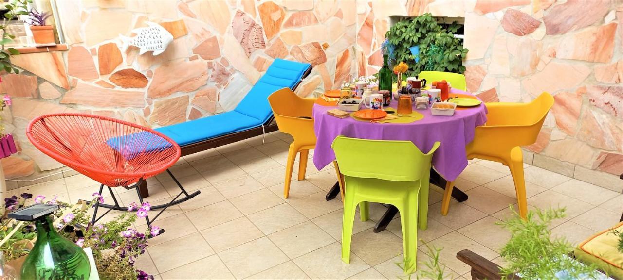 B&B In Centro Кальяри Экстерьер фото