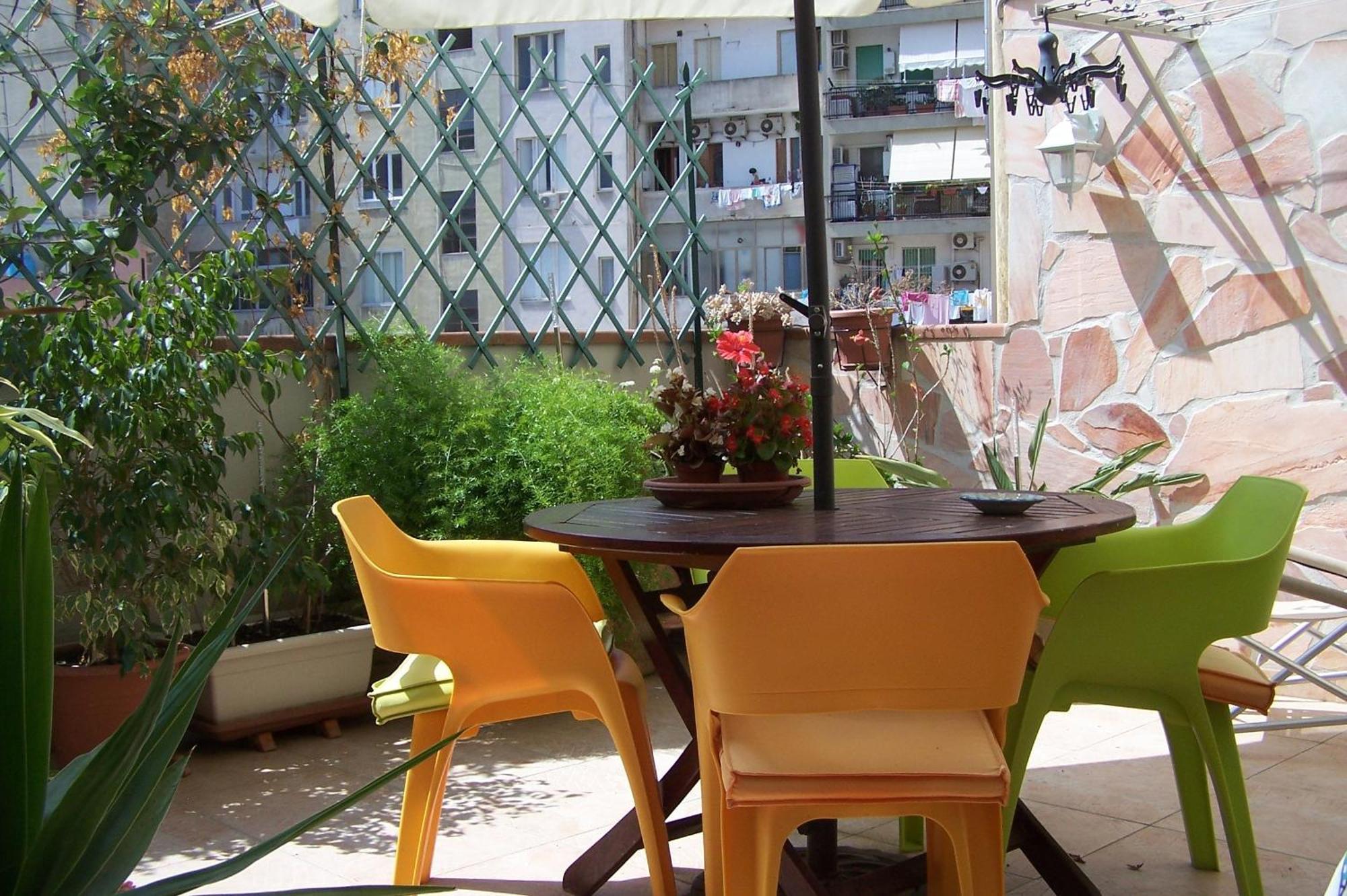 B&B In Centro Кальяри Экстерьер фото