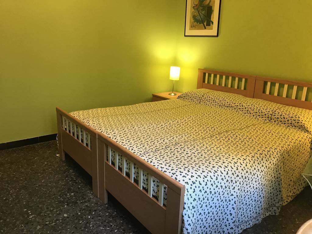 B&B In Centro Кальяри Экстерьер фото
